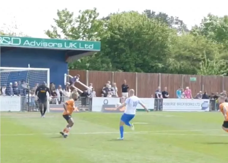 (Video) Outrageous goal by former Liverpool winger looks better every time you watch it