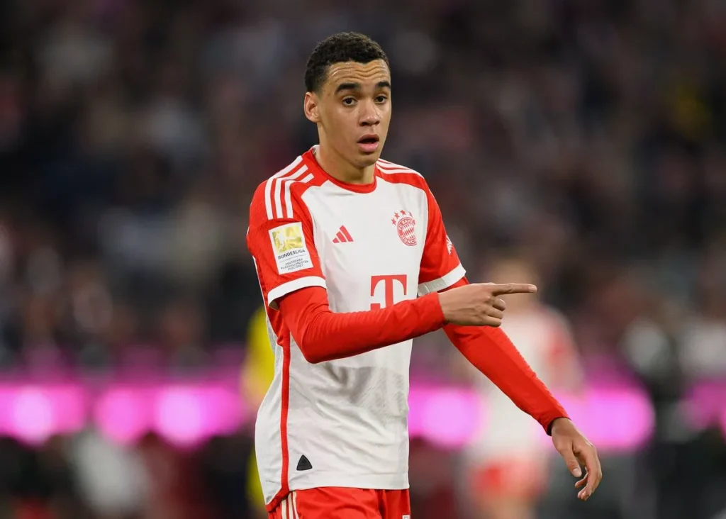 Liverpool sent Jamal Musiala message after ‘private’ transfer talks with Man Utd