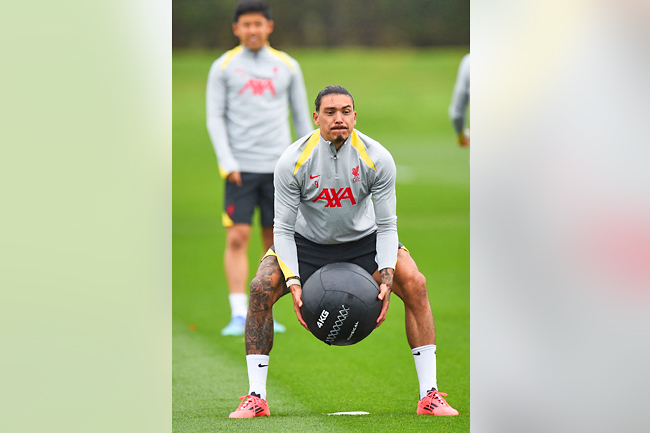 Van Dijk urges teammate Nunez to ‘stay calm’