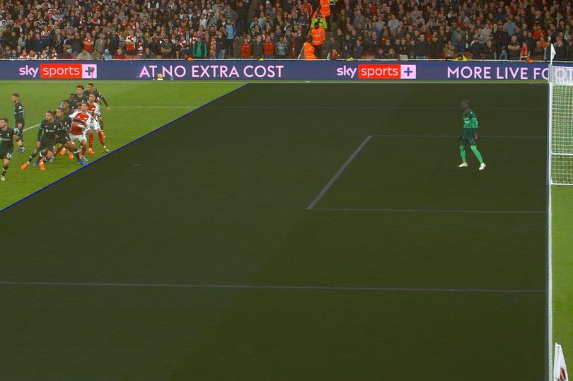 Premier League issues statement on Arsenal vs. Liverpool offside decision