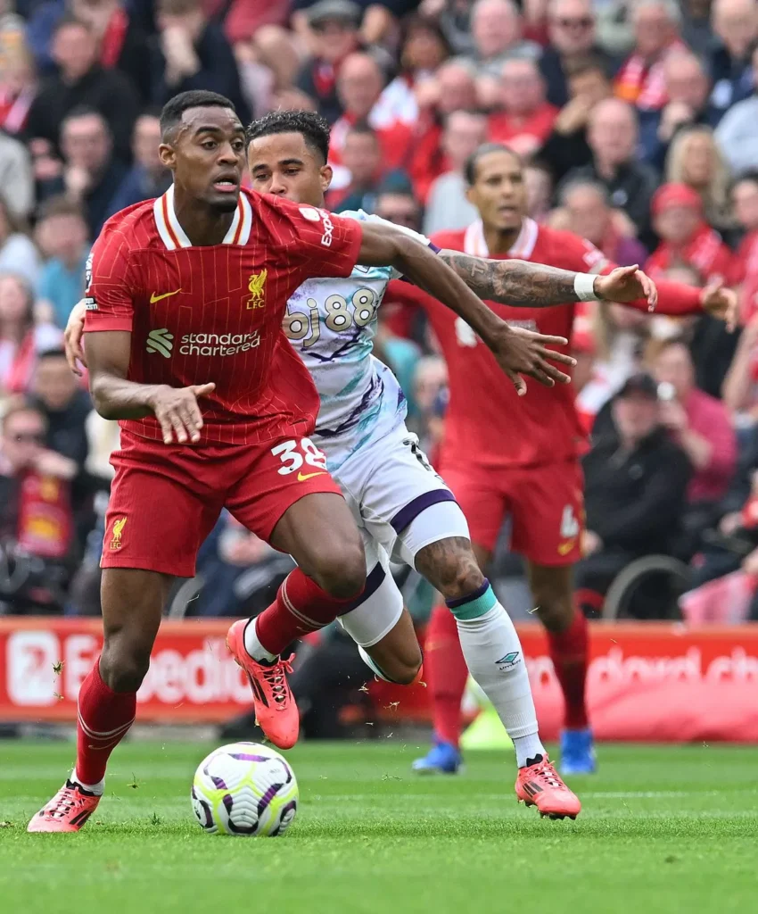 Ryan Gravenberch is beating every other Premier League midfielder in key area – and it shows