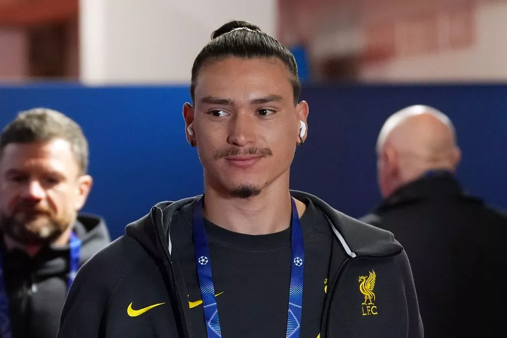Arne Slot faces major Darwin Nunez decision as Liverpool consider midfield change