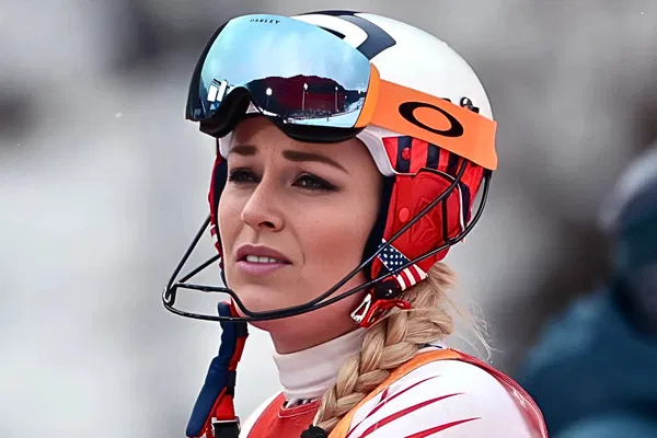 Skiing Fans Defend Lindsey Vonn From Unwarranted Hate After the American Star Makes Emotional Admission