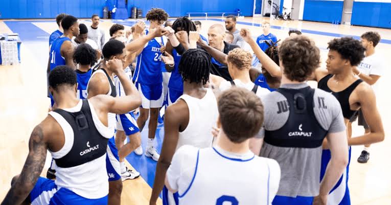 Jayden Quaintance Just Dunked on a Senior in Practice… and Mark Pope’s Reaction Says It All