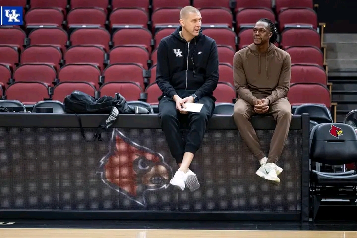 Kentucky Gets a Surprise Boost from a Former Wildcat Legend Ahead of Louisville Showdown