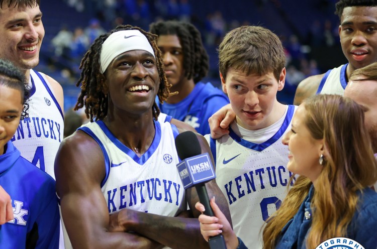 Kentucky Looked Flat Early, Then Erupted in the Second Half — What Happened Next Shocked Everyone