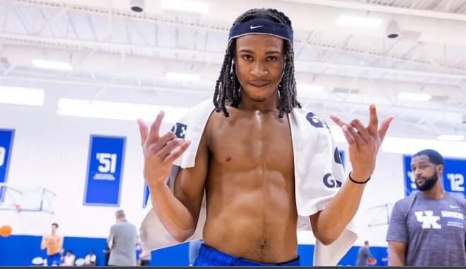 Mark Pope Sees Shades Of NBA Greatness In These Wildcats… And Fans Can’t Stop Talking About It