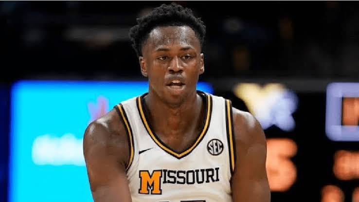 “I’M NOT A COWARD” — Mark Mitchell Responds After Kentucky Fans Compare His Situation to Alex Afari